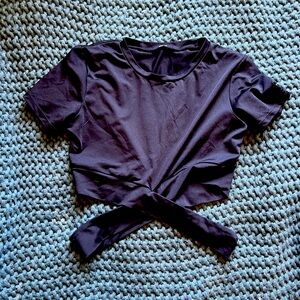 Black crop top w exposed ribs